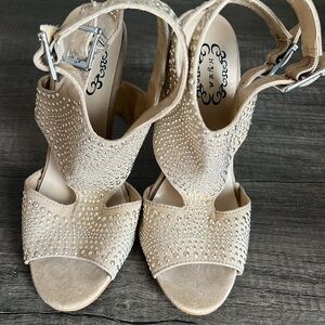 NYLA stiletto heels size 6